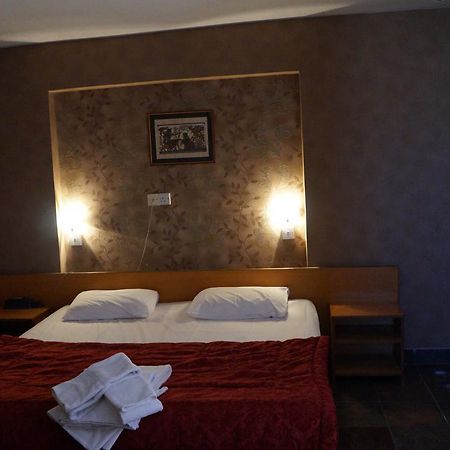 Sky Hotel Никосия Экстерьер фото