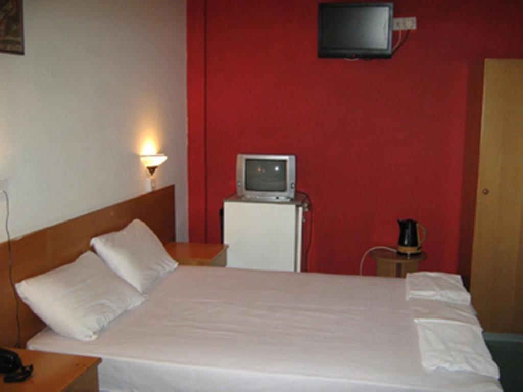 Sky Hotel Никосия Номер фото