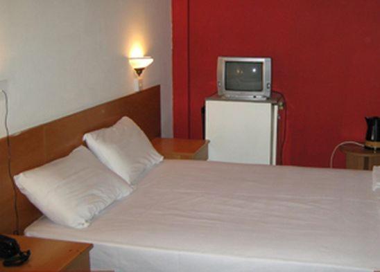 Sky Hotel Никосия Экстерьер фото
